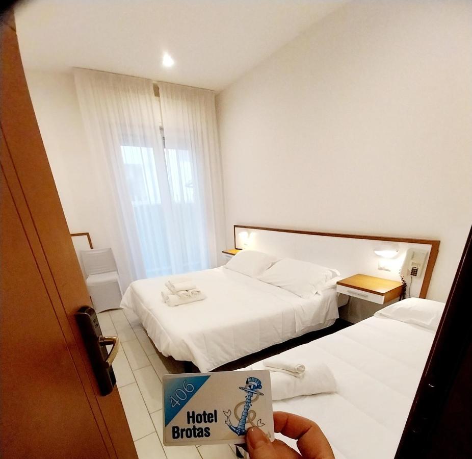 Hotel Brotas Rimini Exteriör bild