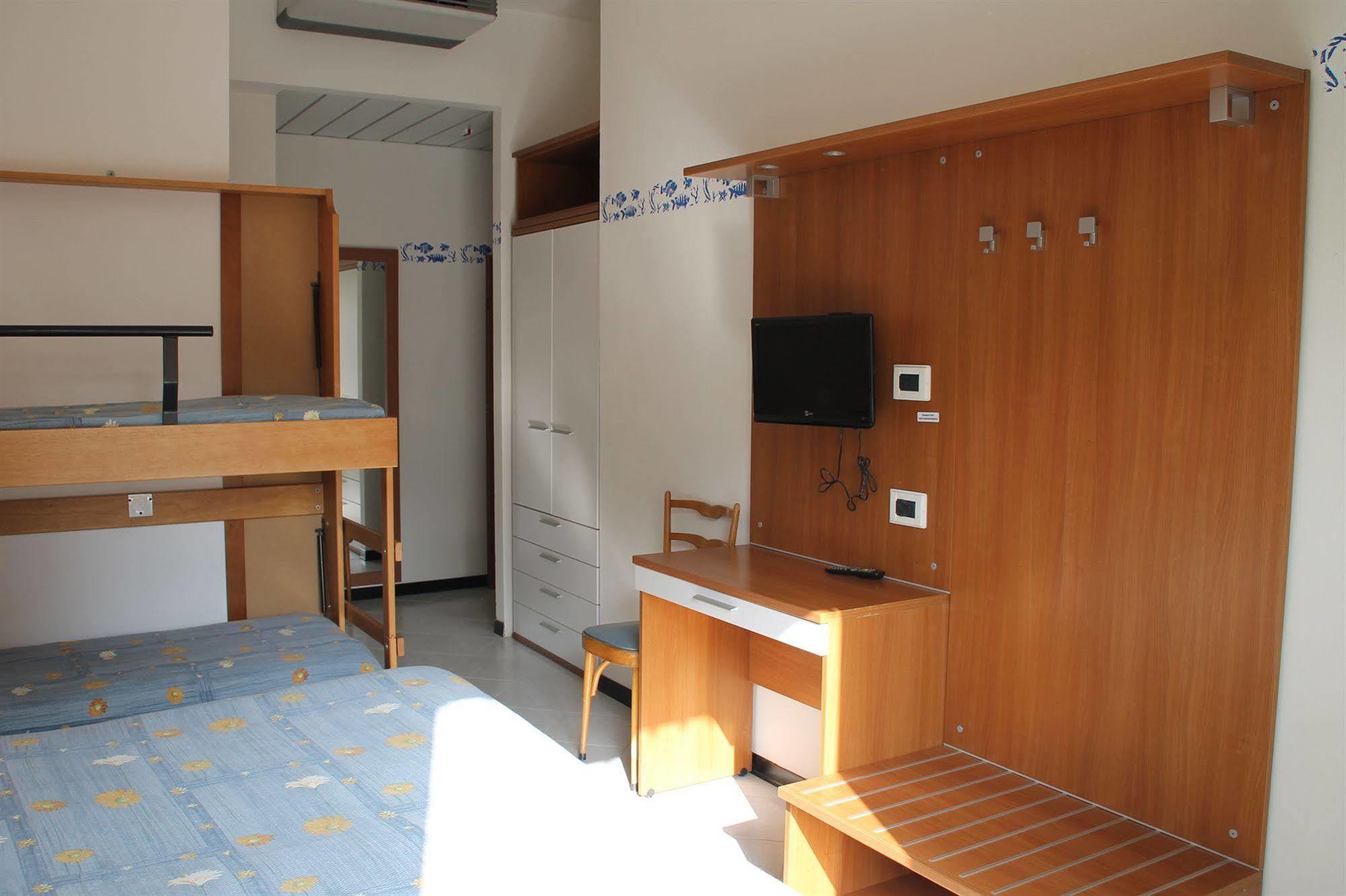 Hotel Brotas Rimini Exteriör bild