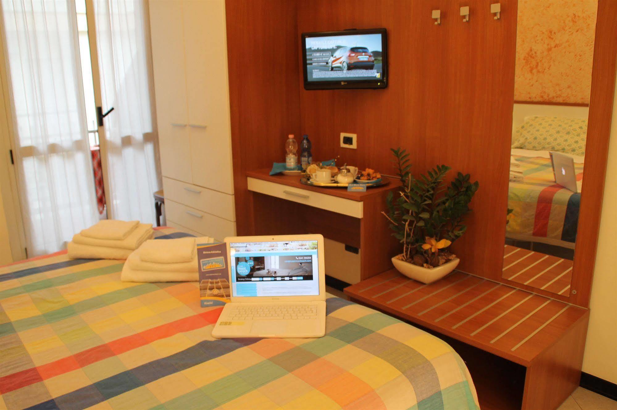 Hotel Brotas Rimini Exteriör bild