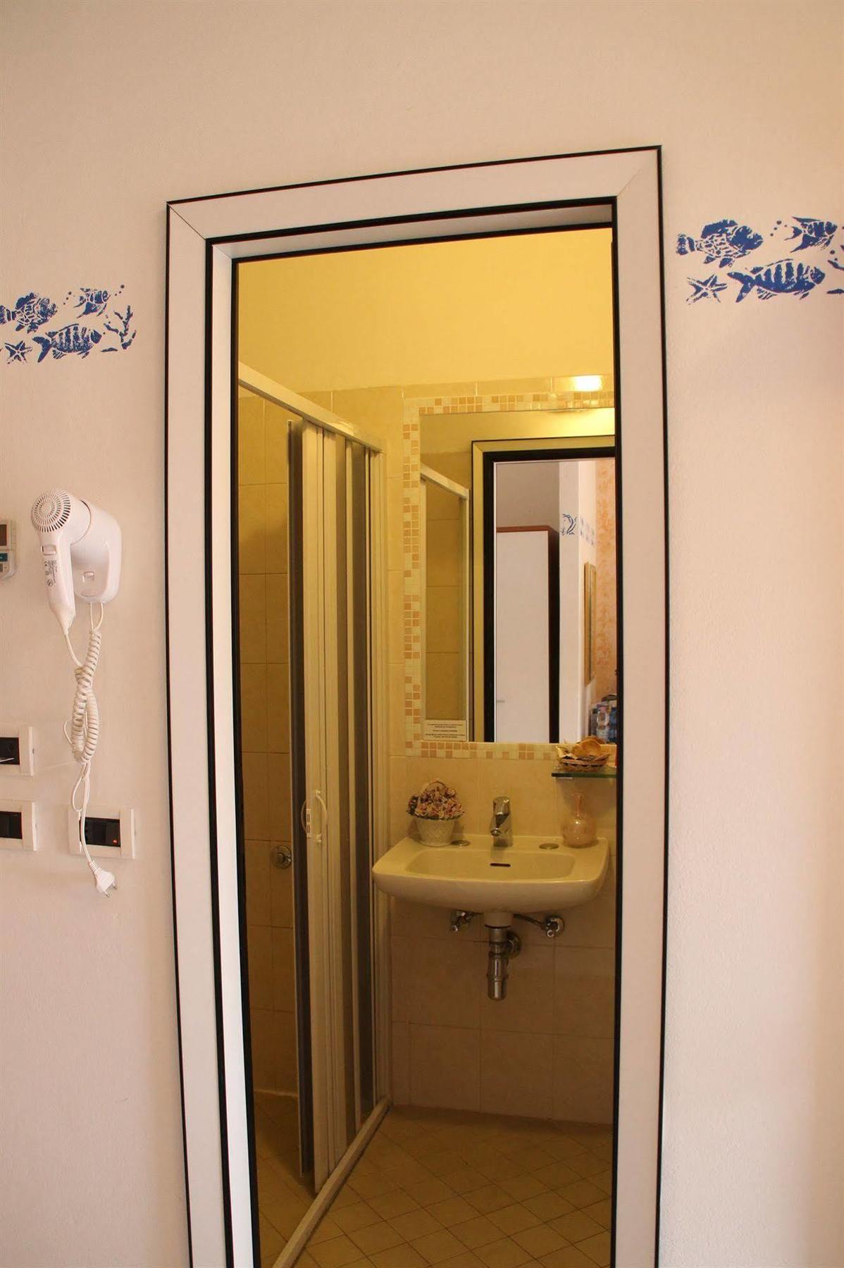 Hotel Brotas Rimini Exteriör bild