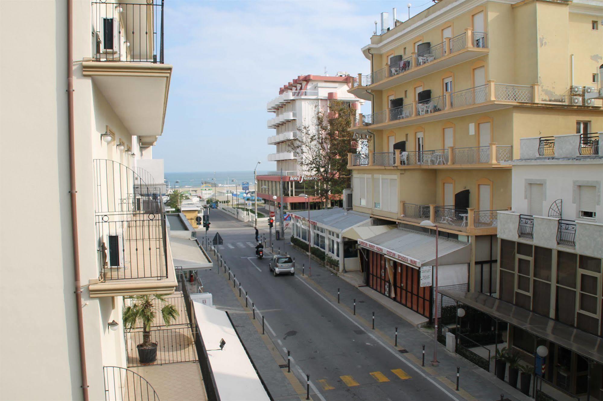 Hotel Brotas Rimini Exteriör bild